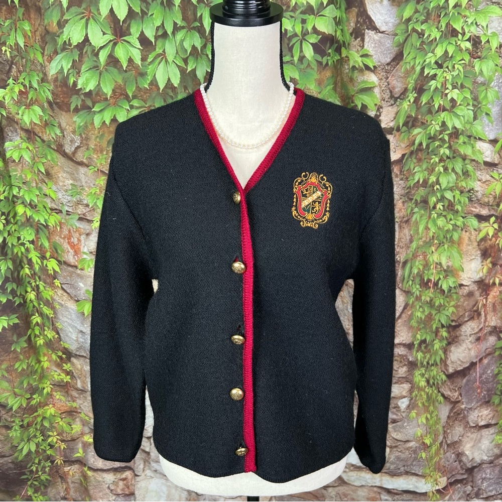 VINTAGE PENDLETON Classic Black and Red Virgin Wool Academic Crested Cardigan MP - Picture 3 of 11